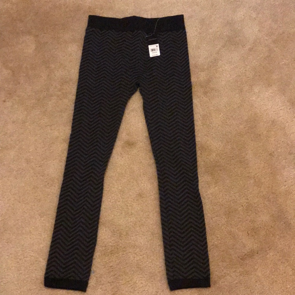 Massini size medium seemless legging.